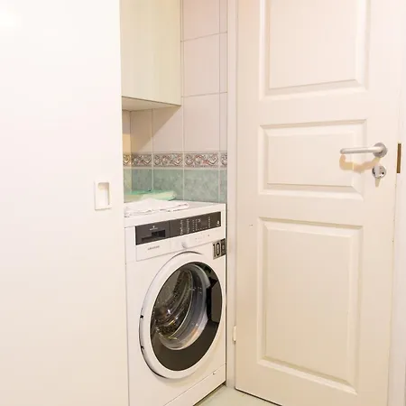 شقة Lomakatti Apartments *
